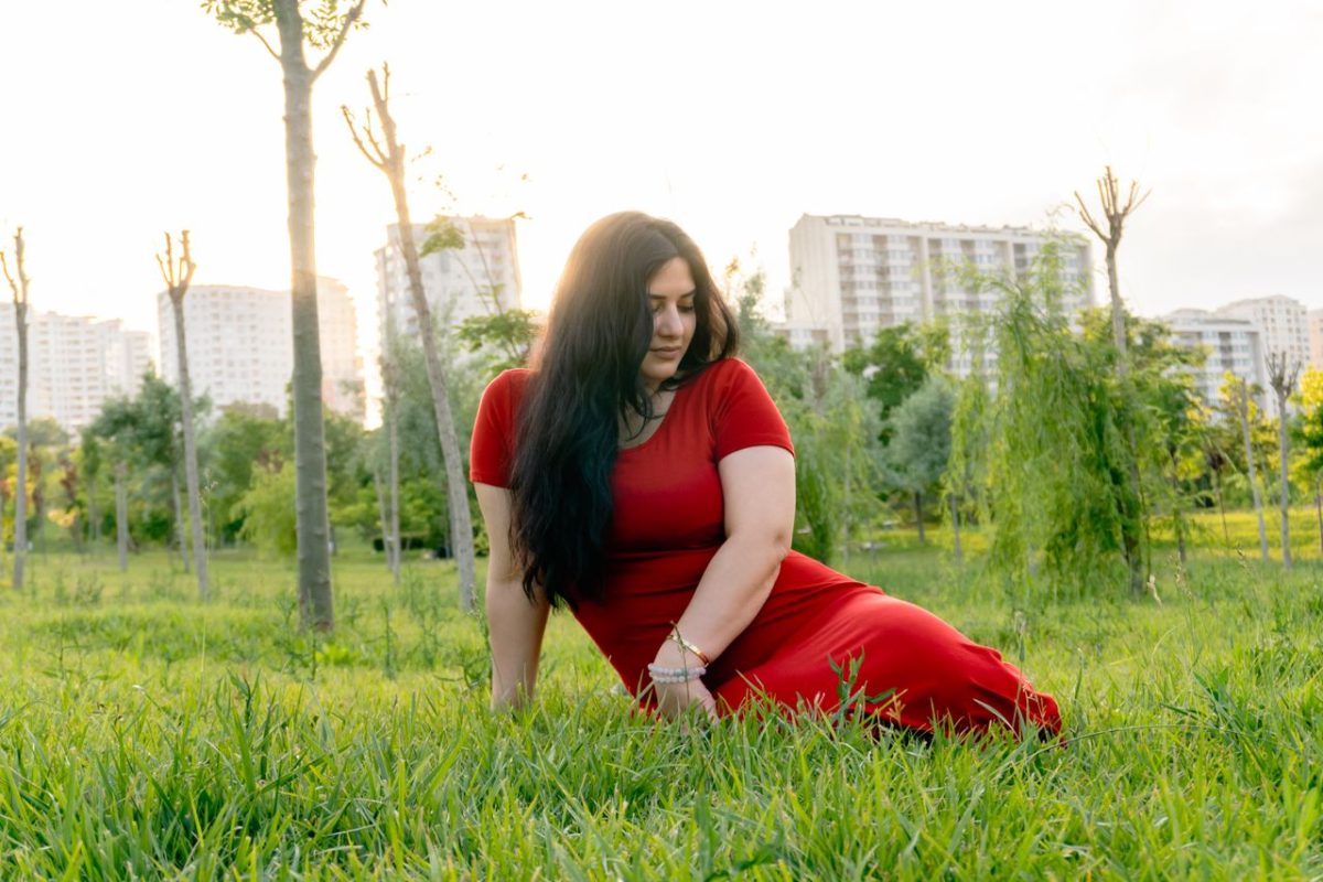 Sukienki XXL – jak wybrać idealny fason plus size? Przewodnik Butiku na Plus